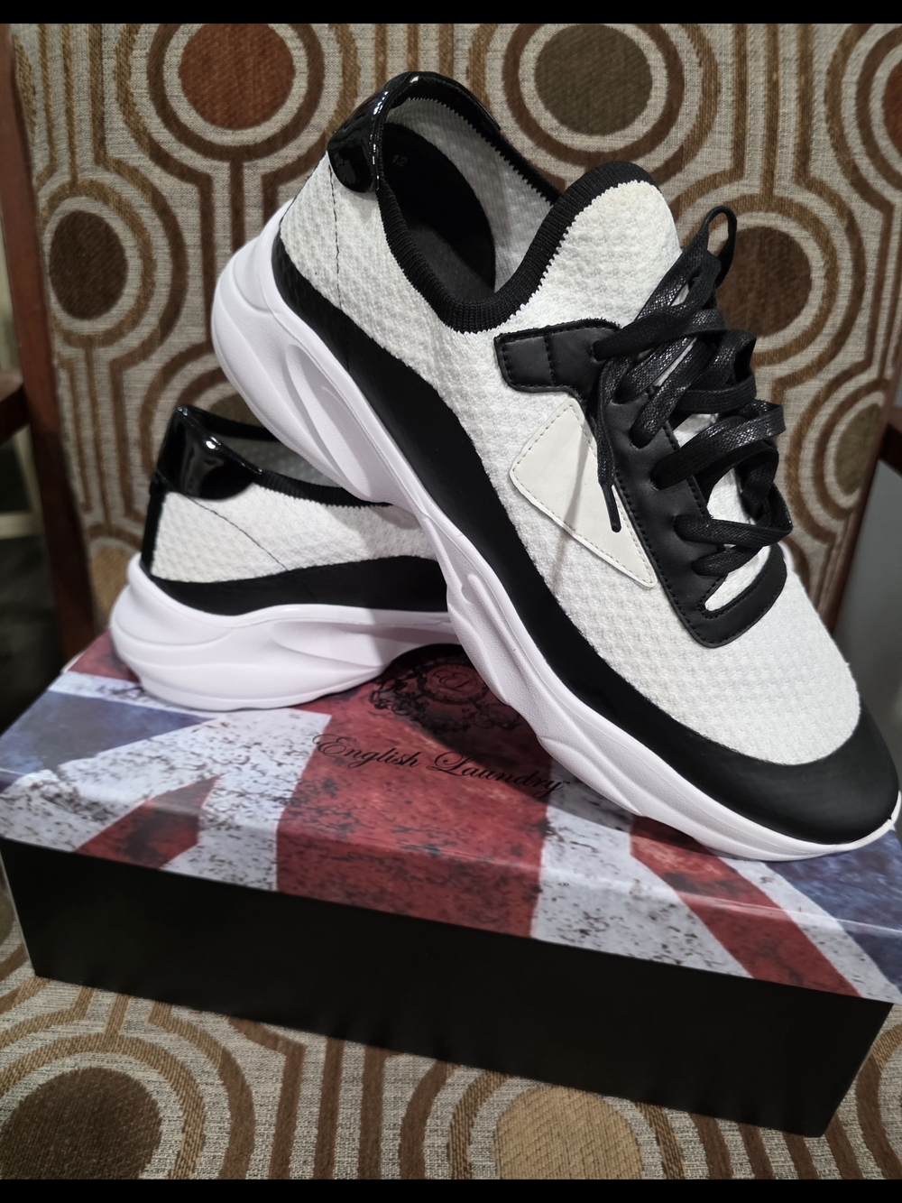 English Laundry Kai Men's Knit Sneakers White Black Running Shoes New 12